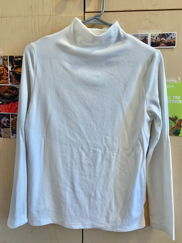 S-Women’s White Mock Neck Long Sleeve Top