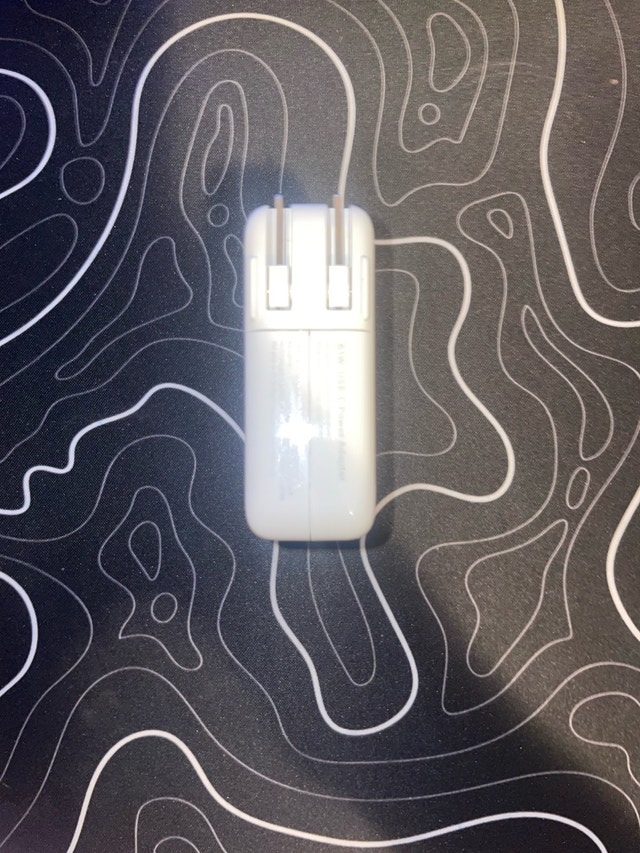 Apple USB-C Power Adapter 61W