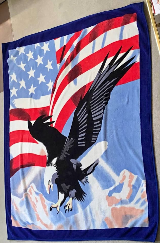 Queen Size American Eagle/Flag Comforter
