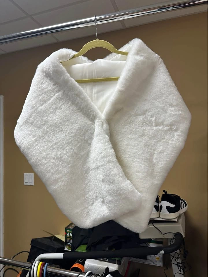 Fur shawl - photo 2