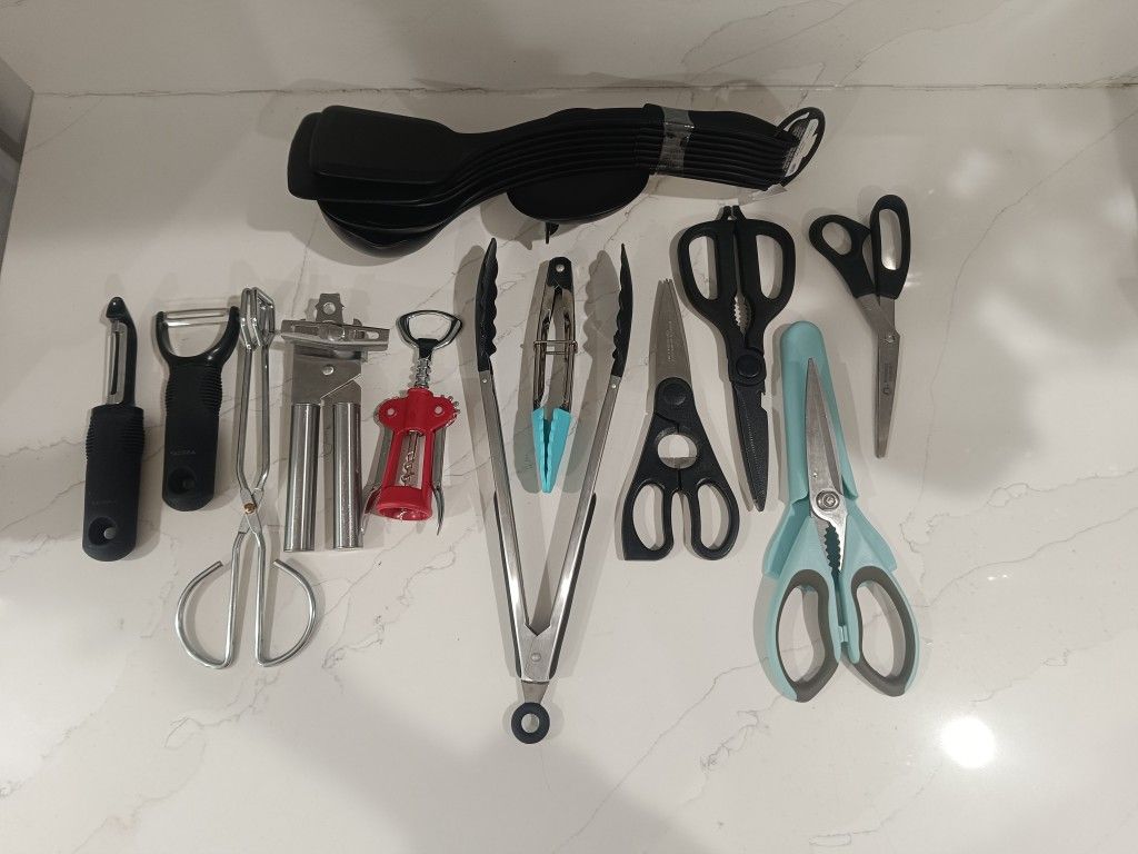 Assorted Kitchen Utensil Set