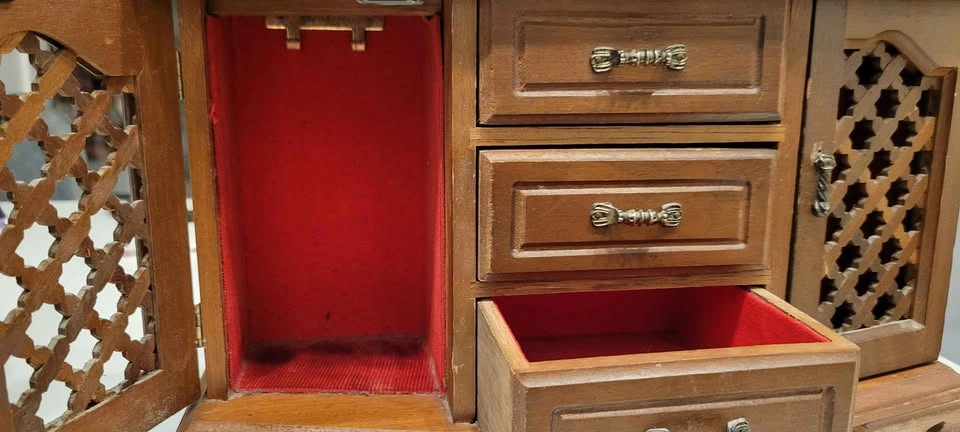 Vintage jewelry box - photo 2