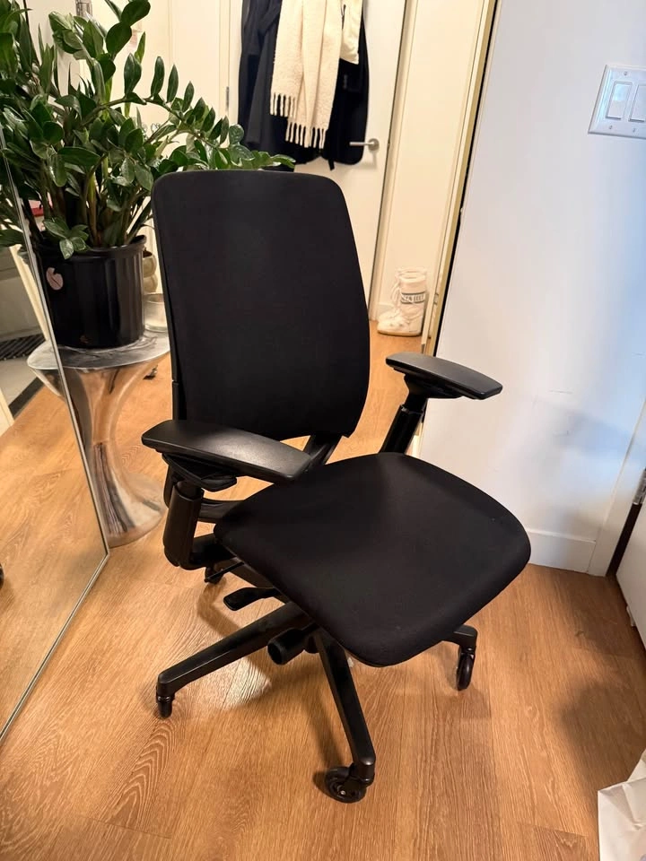 Steelcase Series 1 Ergonomic Office Chair - photo 2