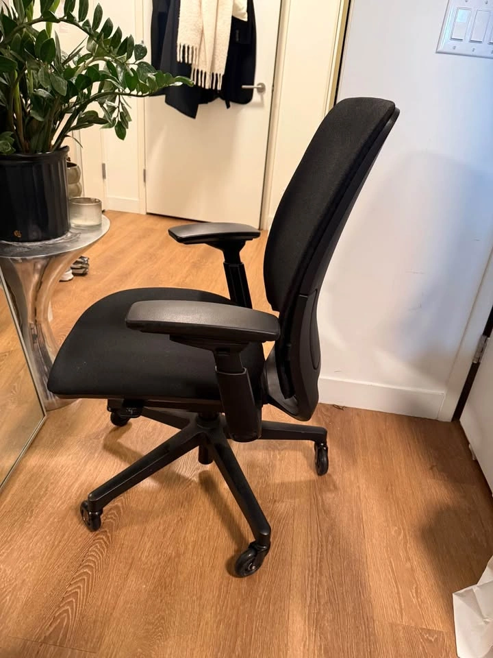 Steelcase Series 1 Ergonomic Office Chair - photo 4