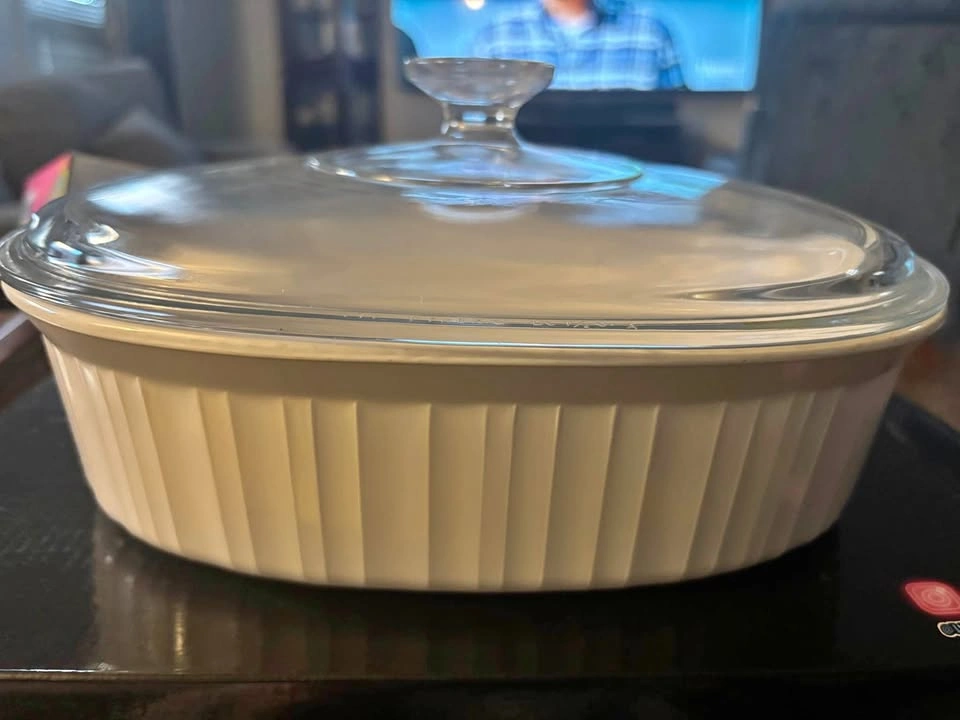 CorningWare French White 2.8L Oval Casserole Dish w/ Lid