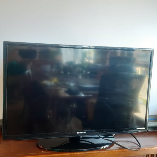 Samsung 32-inch LED TV