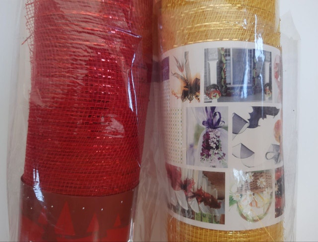 2 New Craft Mesh Rolls: Gold & Red - photo 3