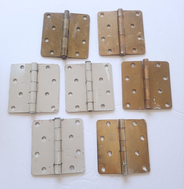 Various Door Hinges - Brass Tone and Painted - photo 3