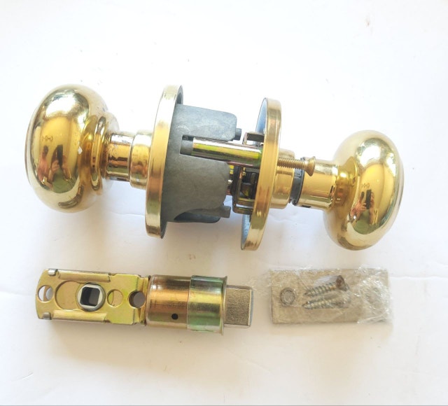 Various used Door Knob in good condition