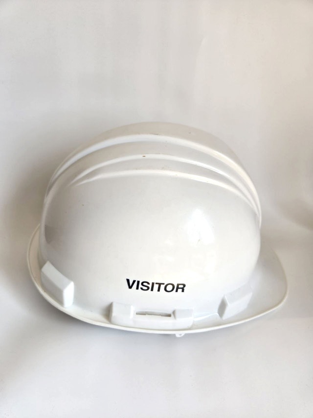 Adjustable White Visitor Hard Hat Safety Helmet