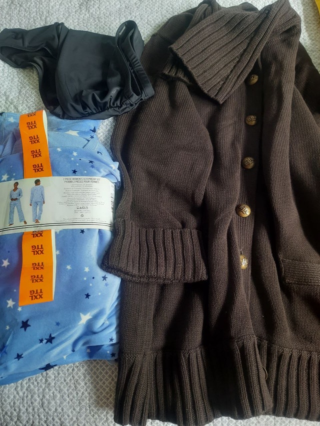 Assorted Ladies' Clothing Bundle (XXL): Pajamas, Blouse, Top