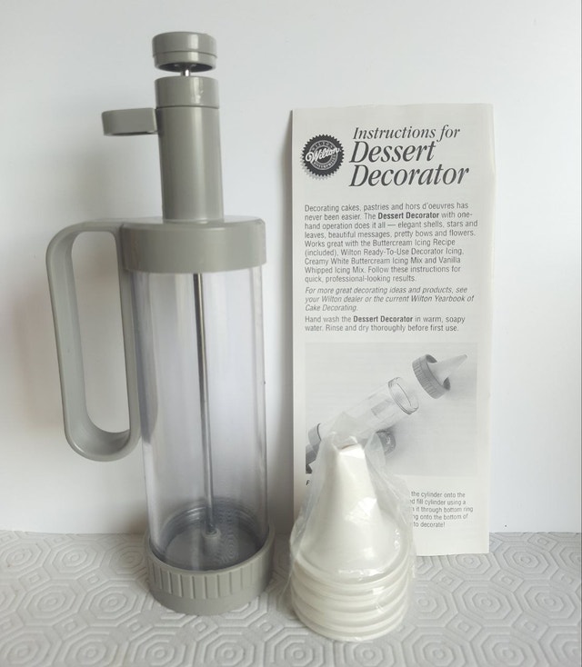 Wilton Dessert Decorator - Easy One-Hand Operation - photo 2