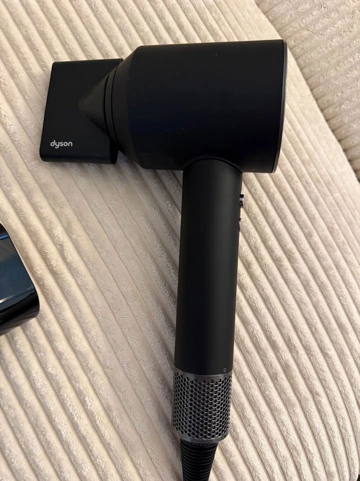 Dyson Supersonic Hair Dryer - photo 3