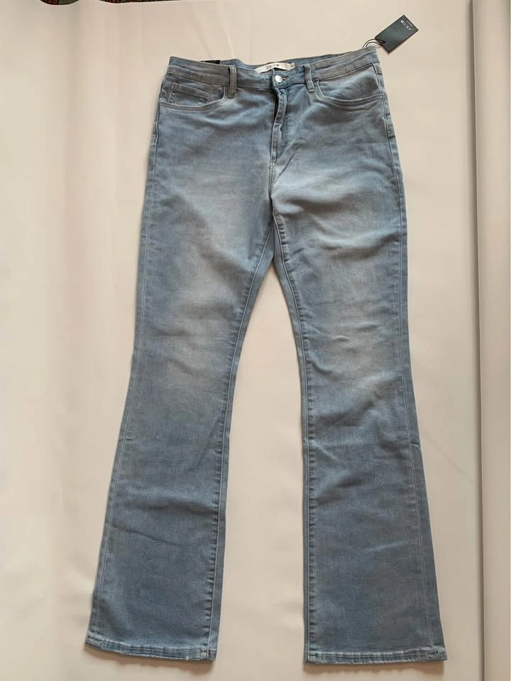 JOE'S Light Wash Flare Jeans - Sizes 33 & 32 - photo 2