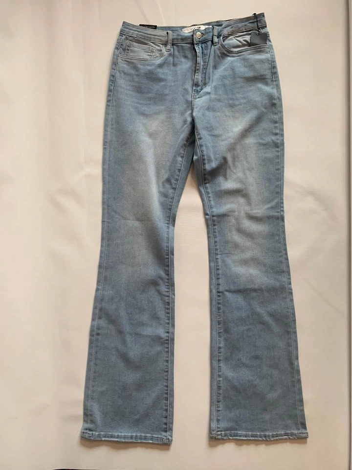 JOE'S Light Wash Flare Jeans - Sizes 33 & 32 - photo 5