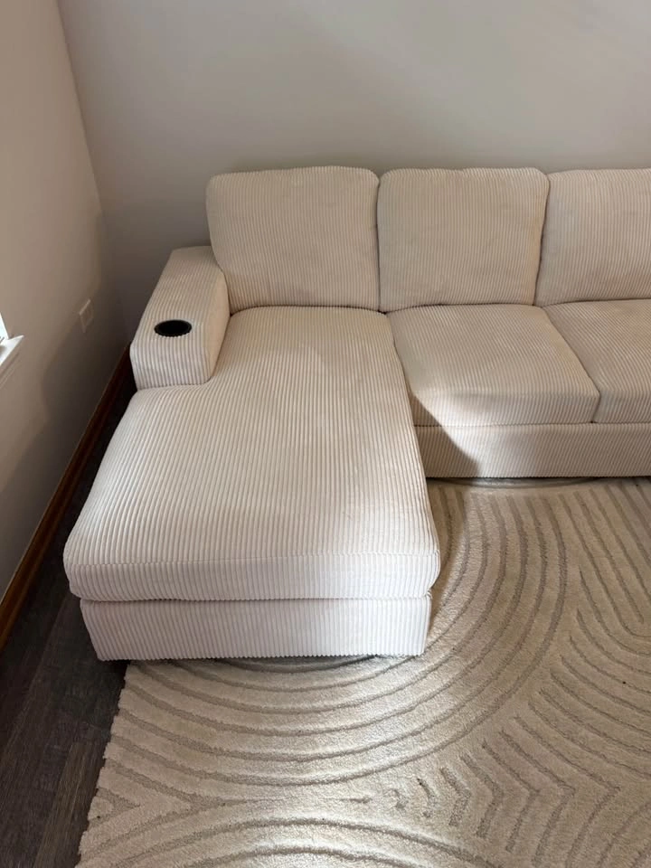 Sectional Sofa like New - photo 2