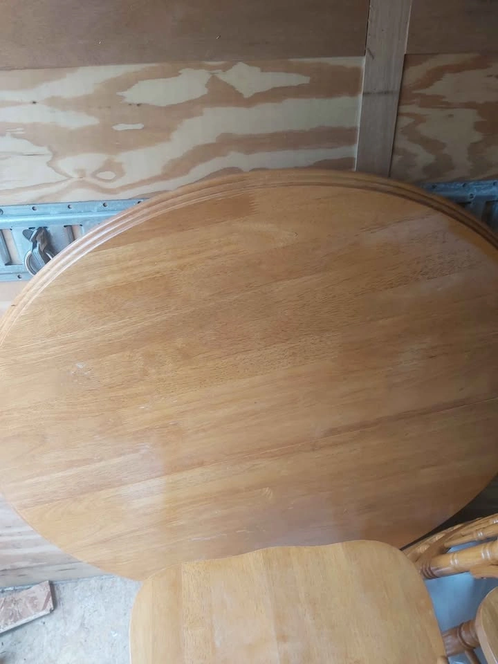 42" Round Oak Pedestal Table & 5 Press Back Chairs - photo 2