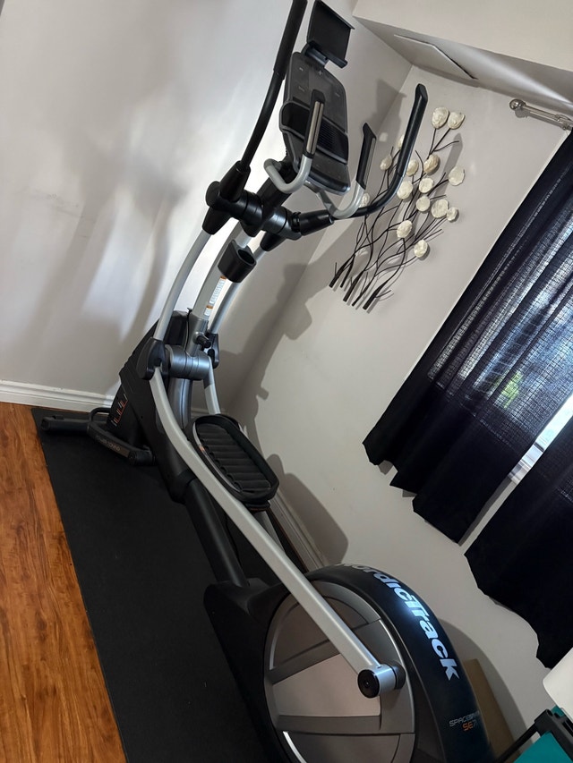 NordicTrack Spacesaver SE7i Elliptical