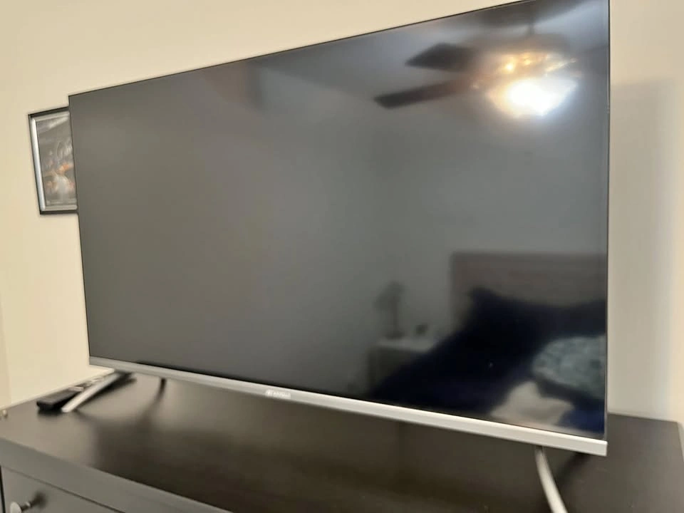 Sansui 40" TV with Built-In Chromecast - Good as New!