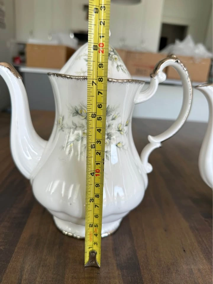 Royal Albert Paragon Coffee Pot & Lid - First Love - photo 5