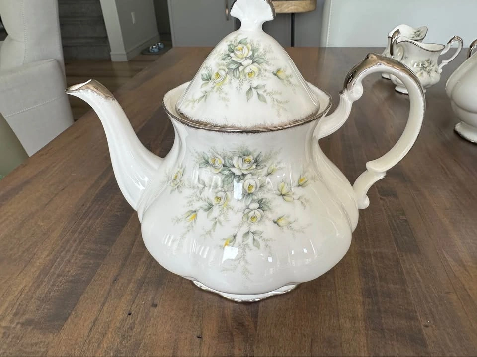 Paragon First Love Teapot - photo 2