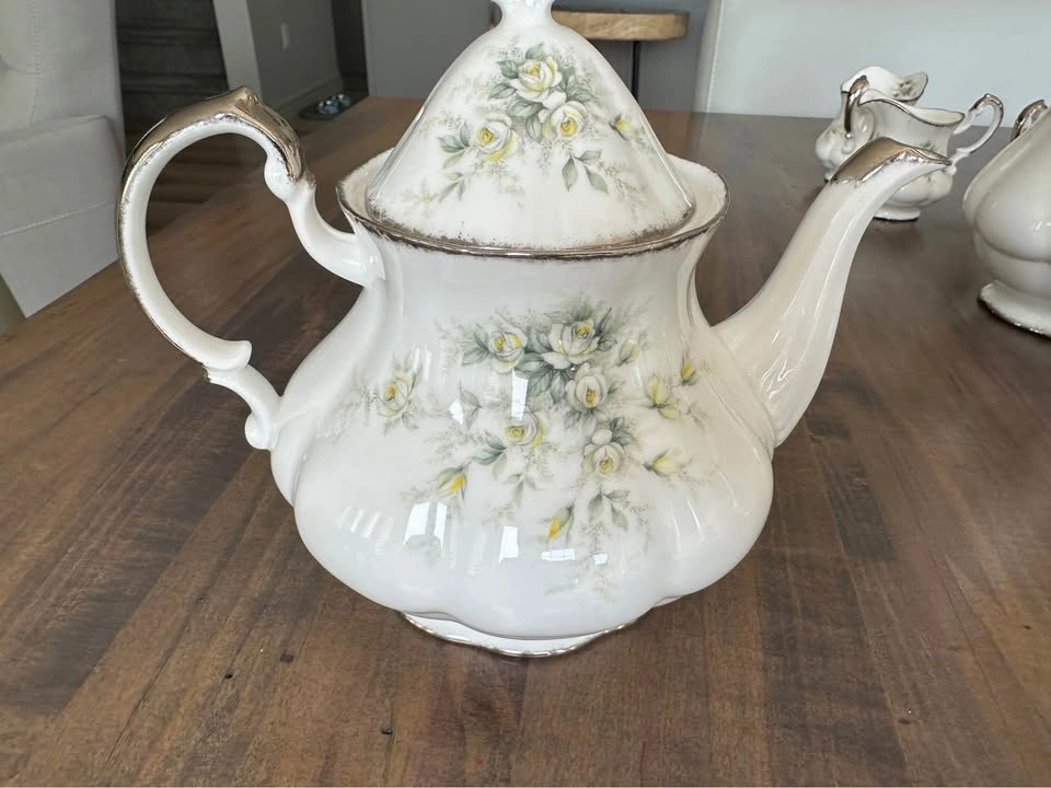 Paragon First Love Teapot - photo 3