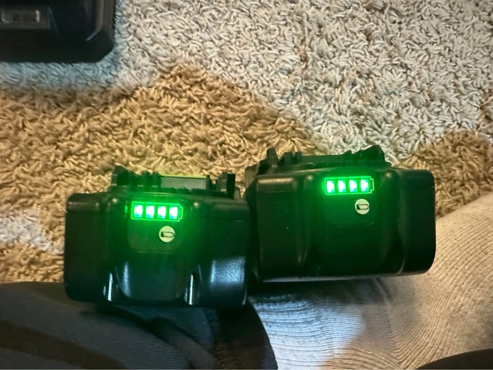 20V 4.0Ah Li-ion Battery Pack Set with Charger MK2040S2 - photo 3