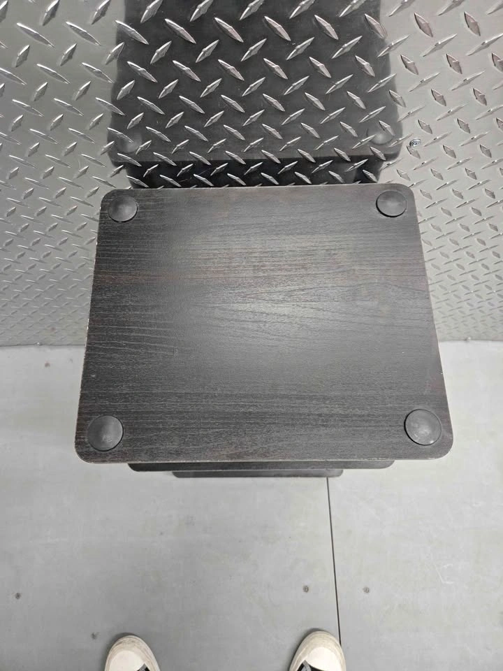 Small dark wood 3-tier shelf - photo 3