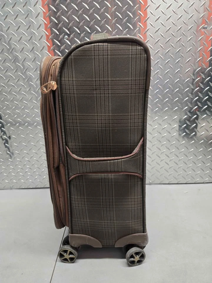 London Fog Suitcase - photo 3
