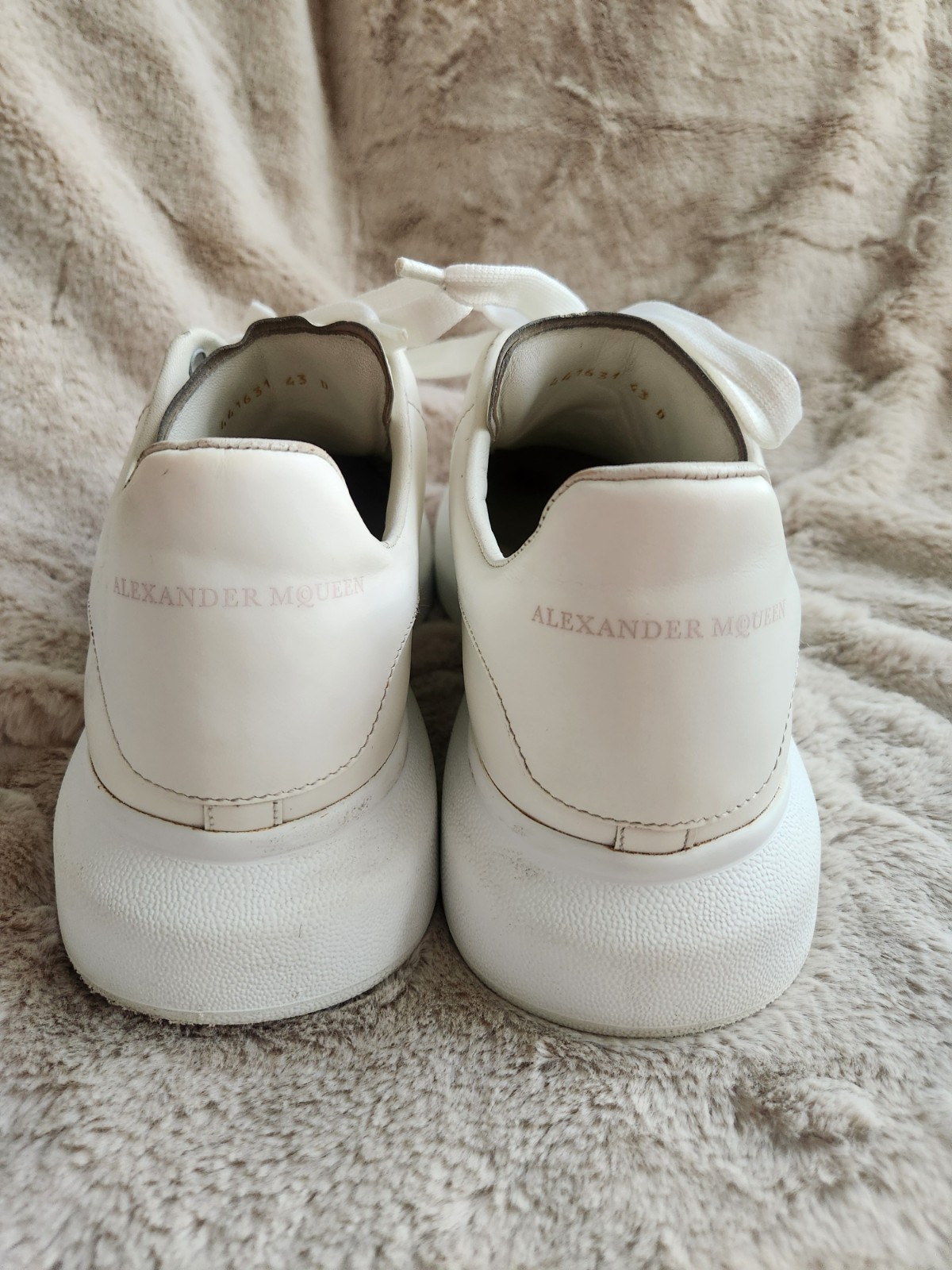 Alexander McQueen Men's Oversized Sneakers Size 10 US / 43 EU Of - photo 5