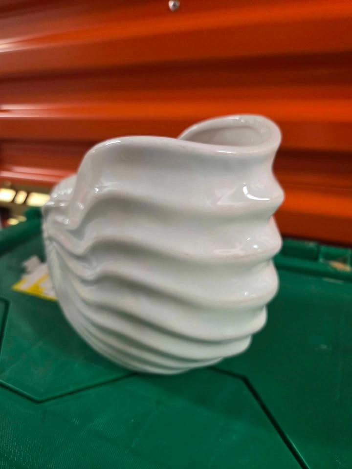 White Ceramic Nautilus Shell Planter - photo 2
