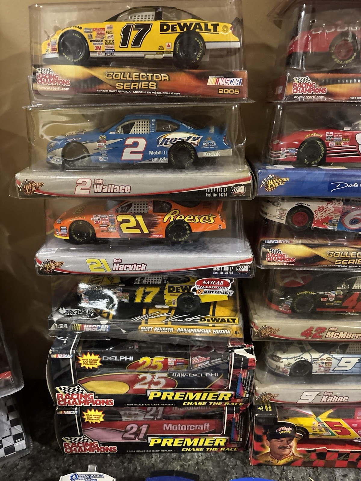 26 1:24 Scale NASCAR Diecasts - READ DESC - photo 4