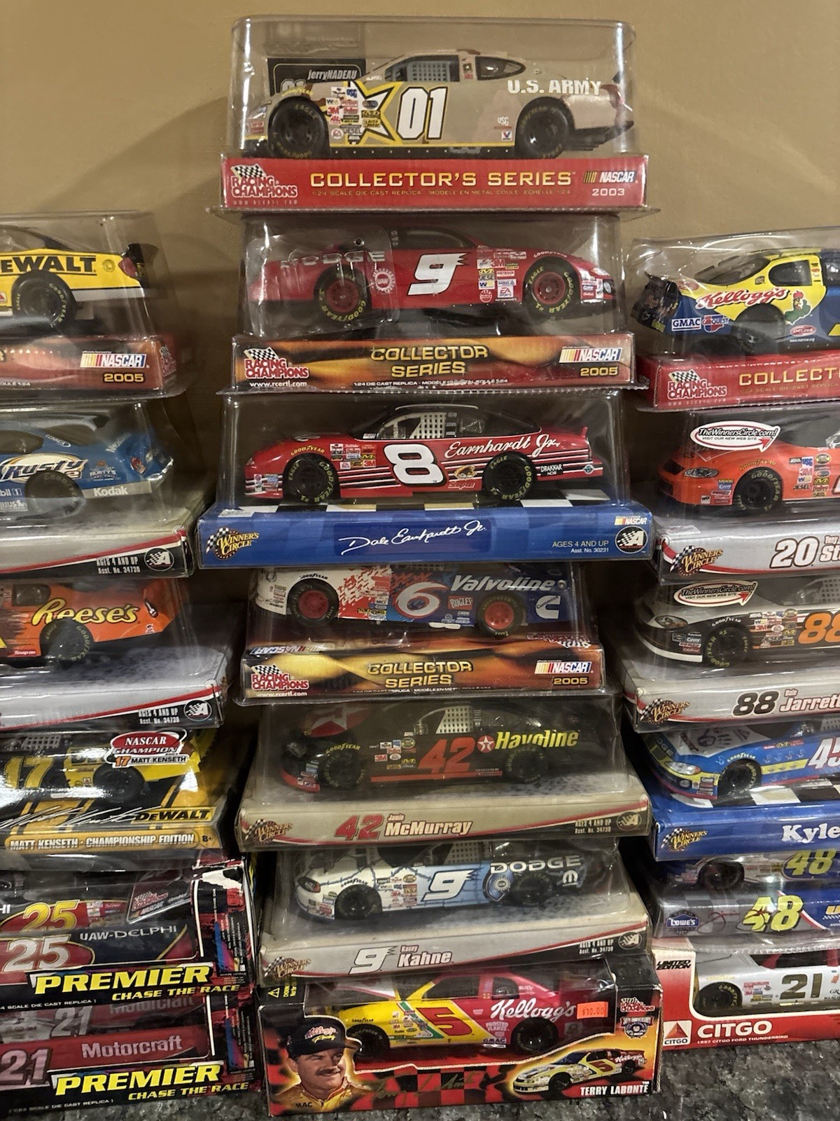 26 1:24 Scale NASCAR Diecasts - READ DESC - photo 5