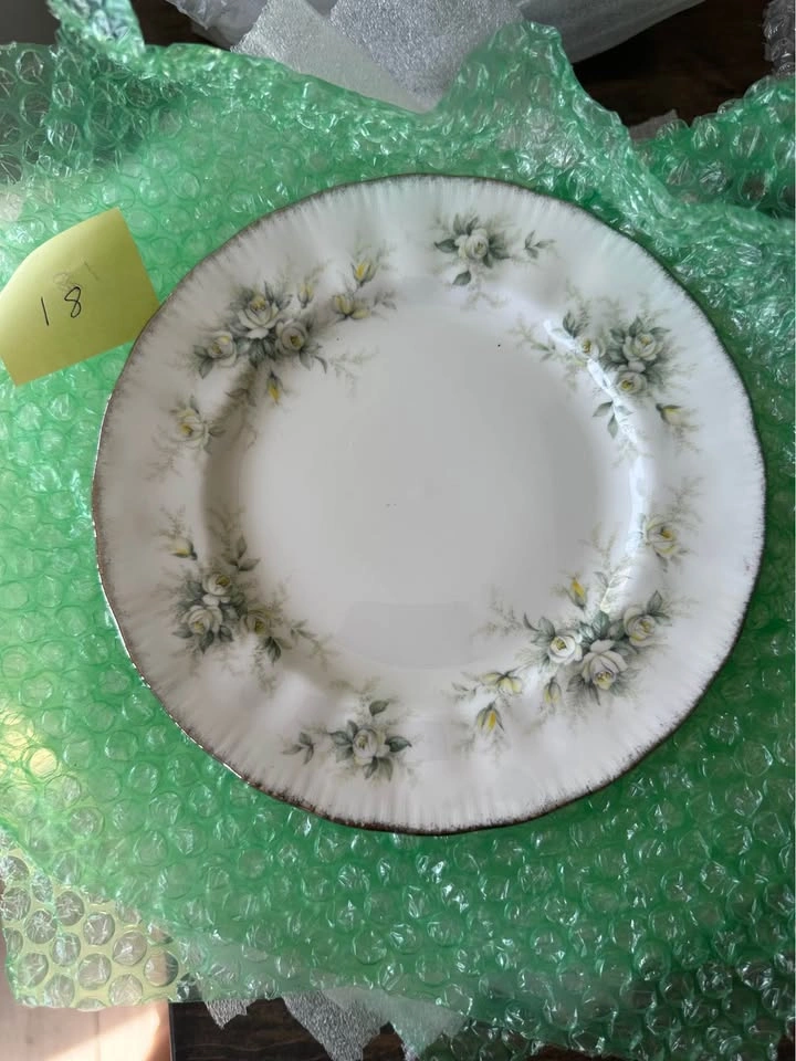 Royal Albert Paragon First Love China - Many Pieces Available - photo 2