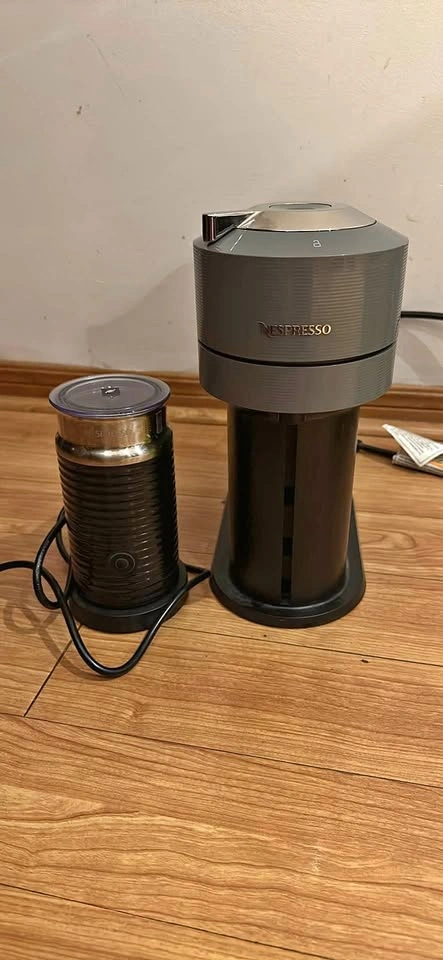 Nespresso Vertuo Next + Aeroccino 3 Milk Frother