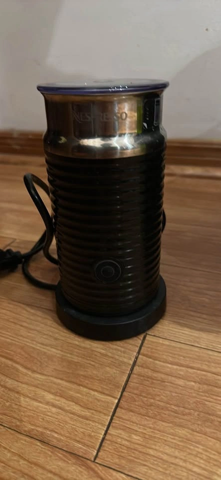 Nespresso Vertuo Next + Aeroccino 3 Milk Frother - photo 2