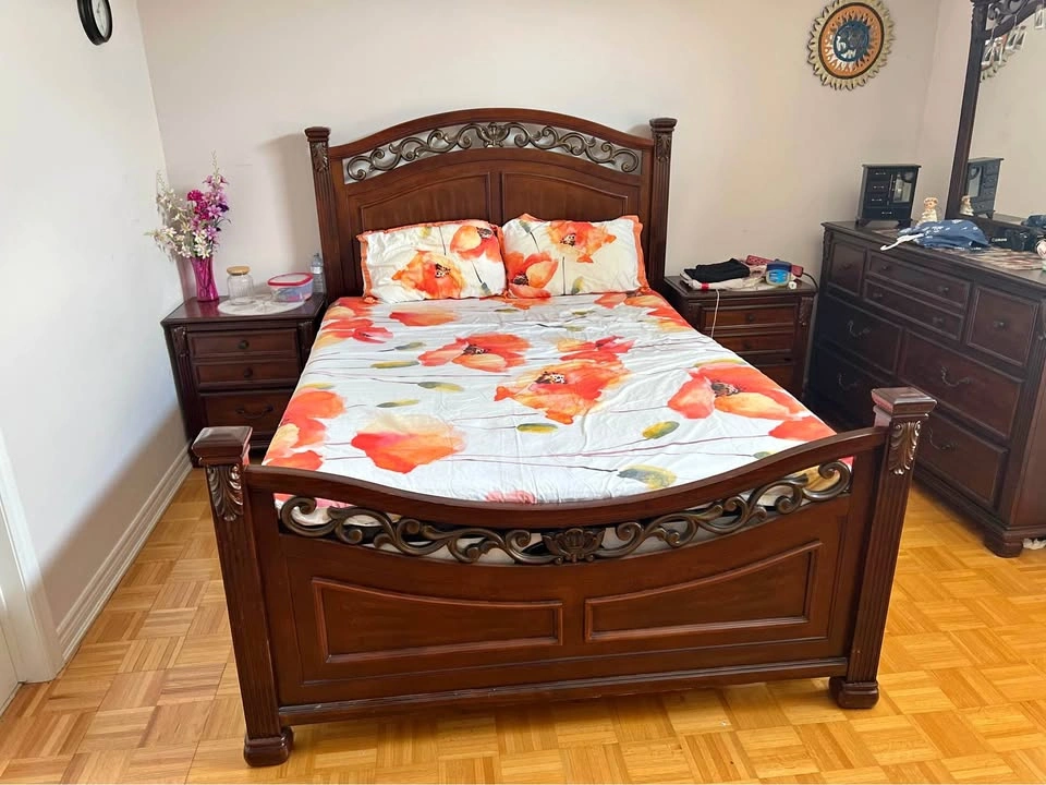 Queen 5 Piece Bed Set