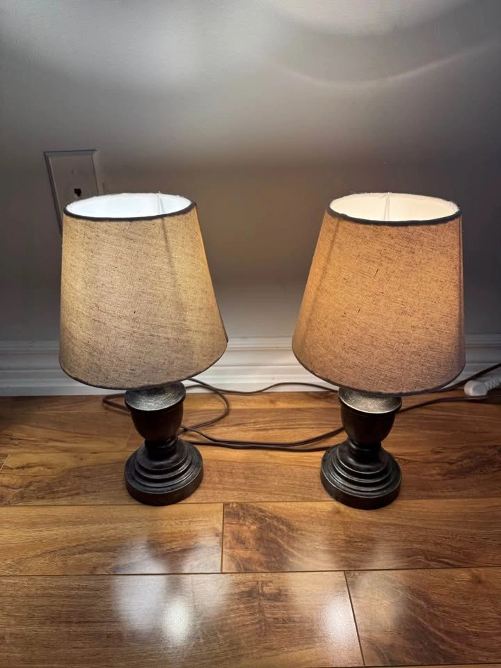 Pair of Table Lamps with Linen Shades - photo 2