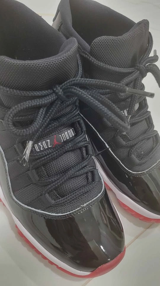 Air Jordan 11 Retro 'Bred' (2019) – Size 8.5 – Excellent - photo 5