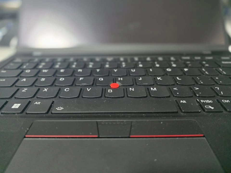 Lenovo ThinkPad X1 Carbon Gen 10 - 16GB RAM / 512GB SSD - photo 2