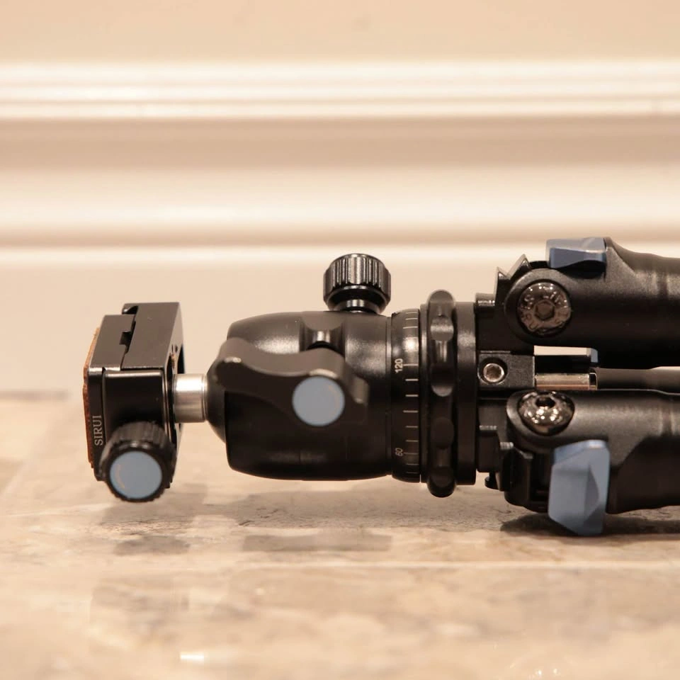 SIRUI Carbon Fibre AM-225 Tripod with B-00K Head - photo 5