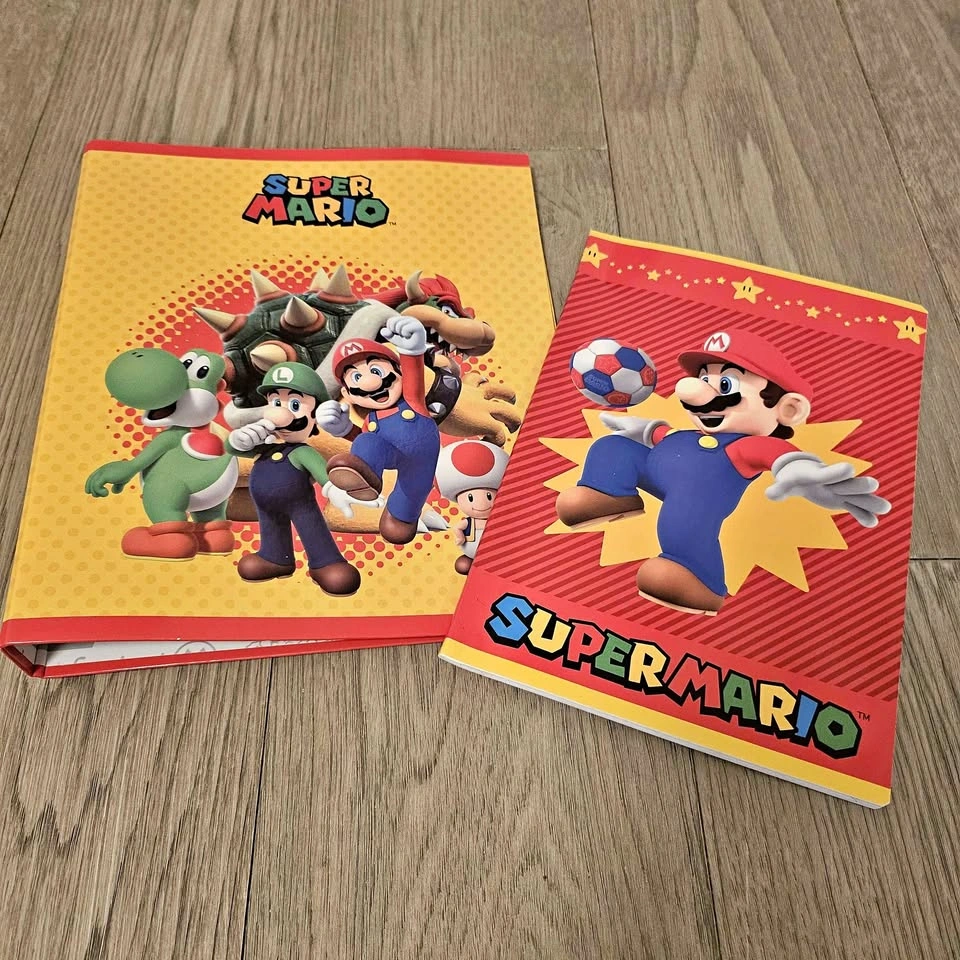 Binder and notebook Mario