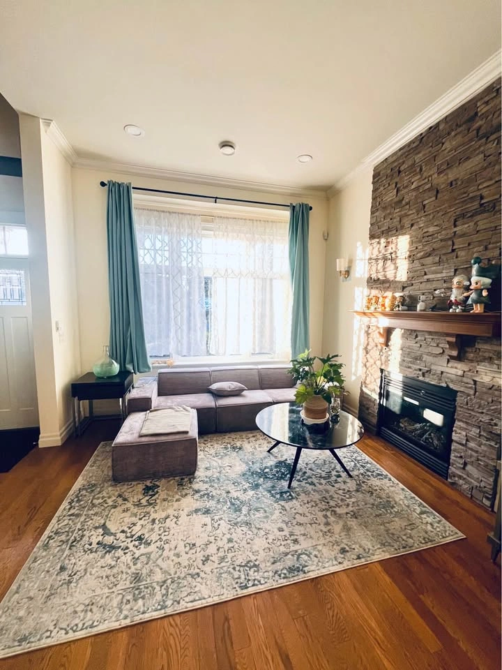 Private Room with Private Bath for Rent in Richmond - photo 2