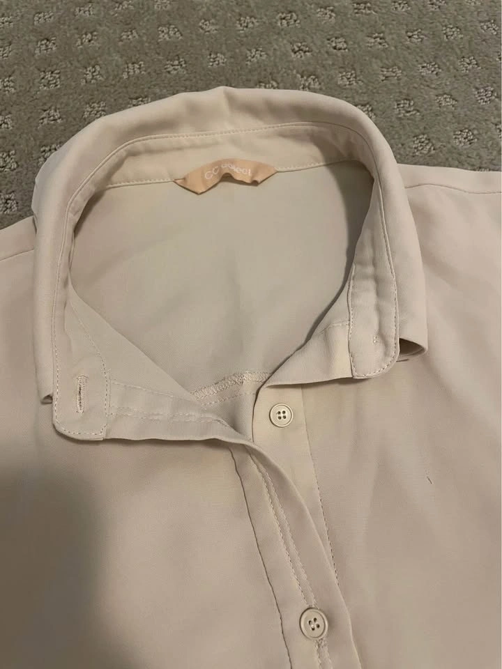 2 Button-Up Shirts - Size S - photo 4