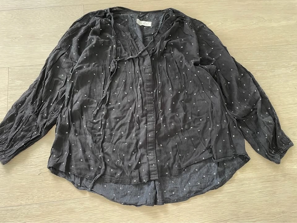 Women’s Tops & Blouse - Fits M - photo 3