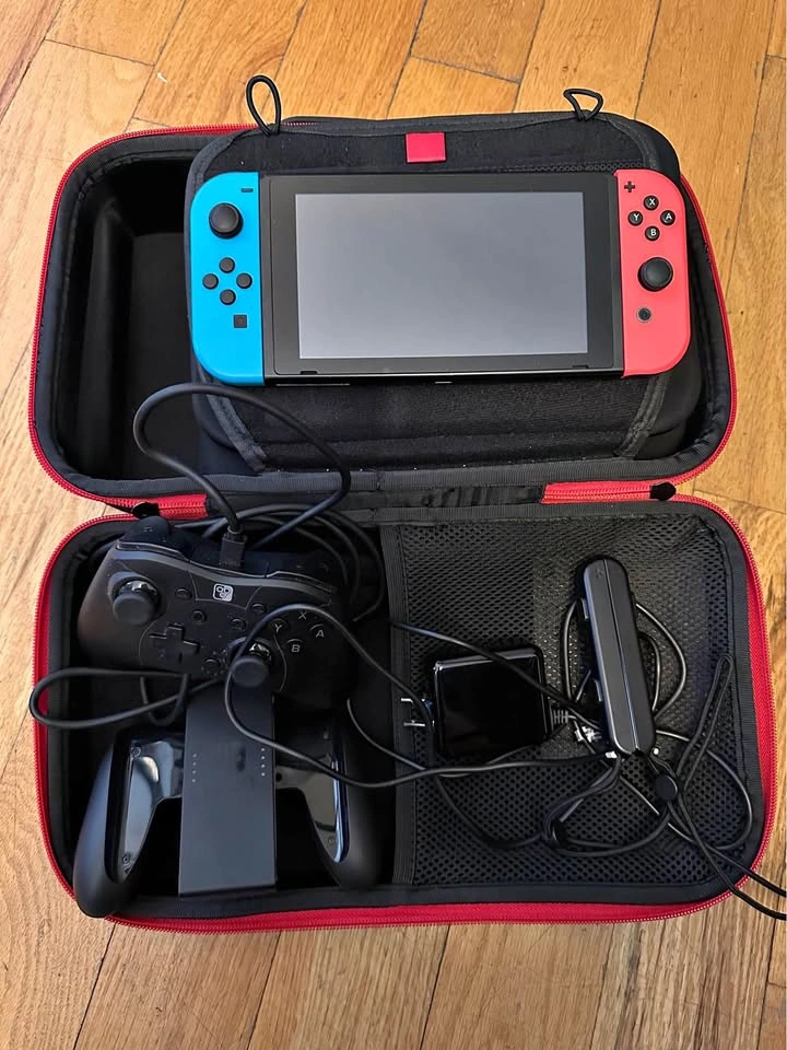 Nintendo Switch Bundle + 11 Games