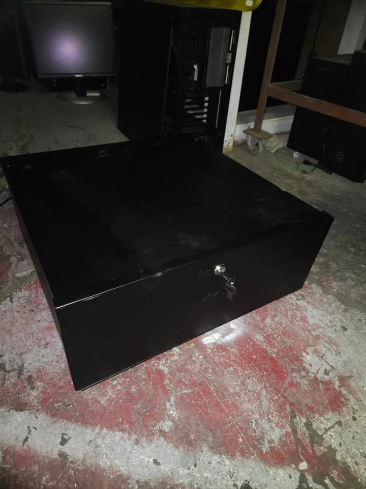 Locking Rackmount Server Cabinet / Rack Case – Metal – Ventilate - photo 2