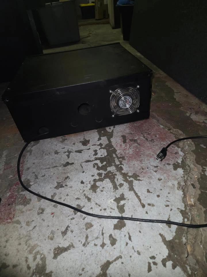 Locking Rackmount Server Cabinet / Rack Case – Metal – Ventilate - photo 3