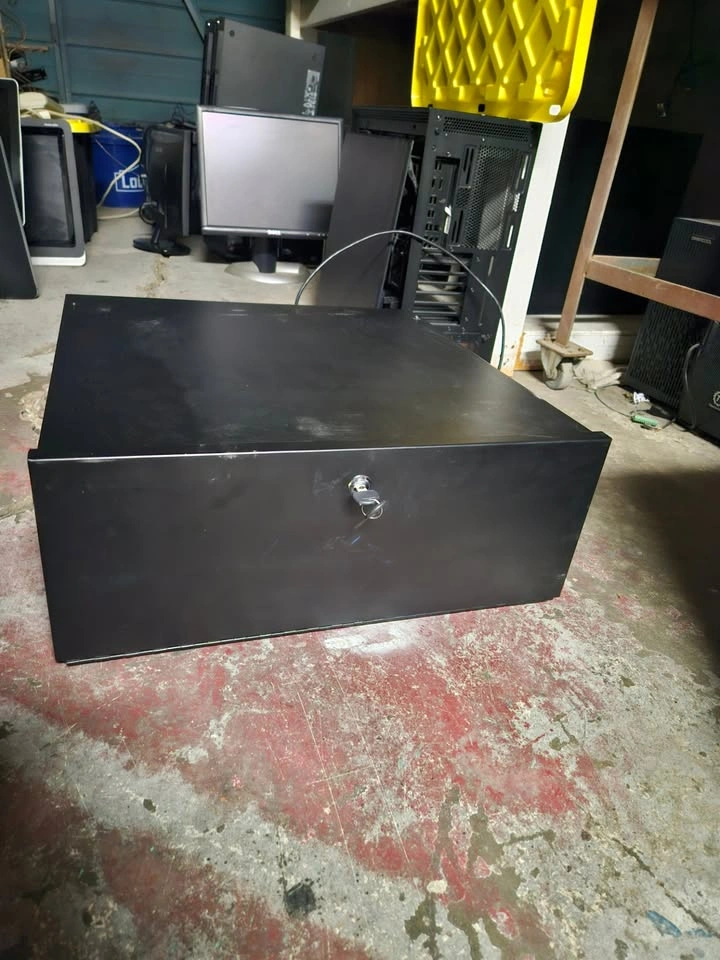 Locking Rackmount Server Cabinet / Rack Case – Metal – Ventilate - photo 4