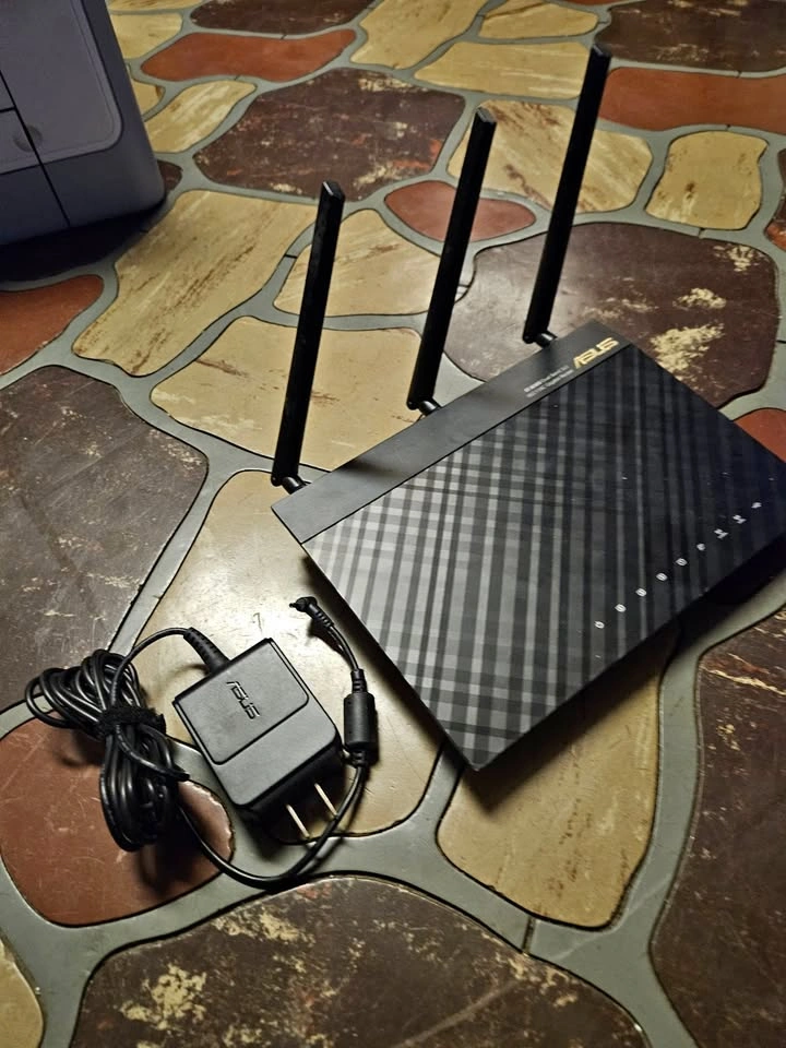 ASUS Dual Band Gigabit Router (RT-AC66U)